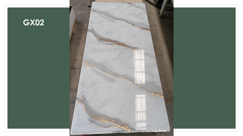 Tấm ốp tường PVC dây vàng